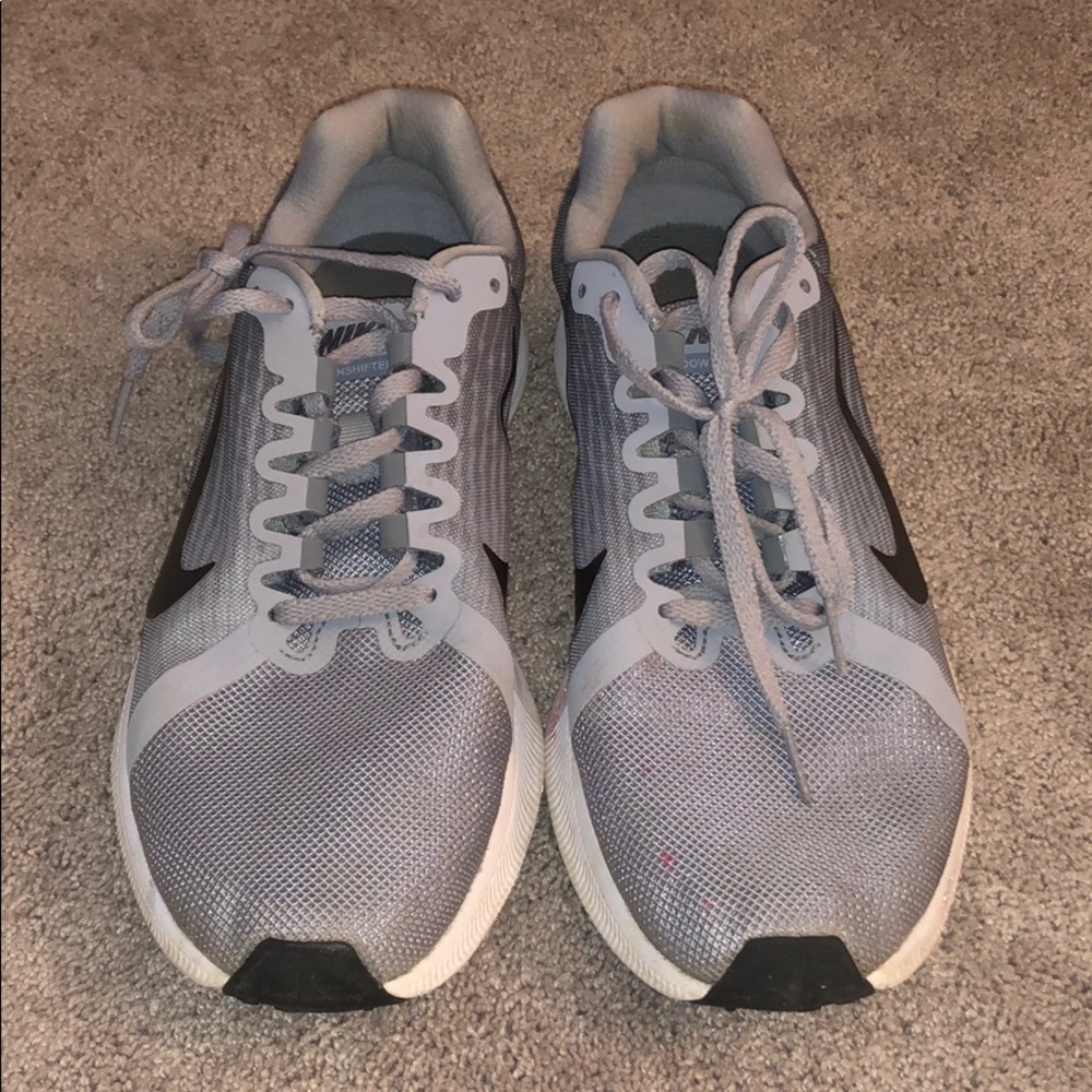 nike running shoes. size 9